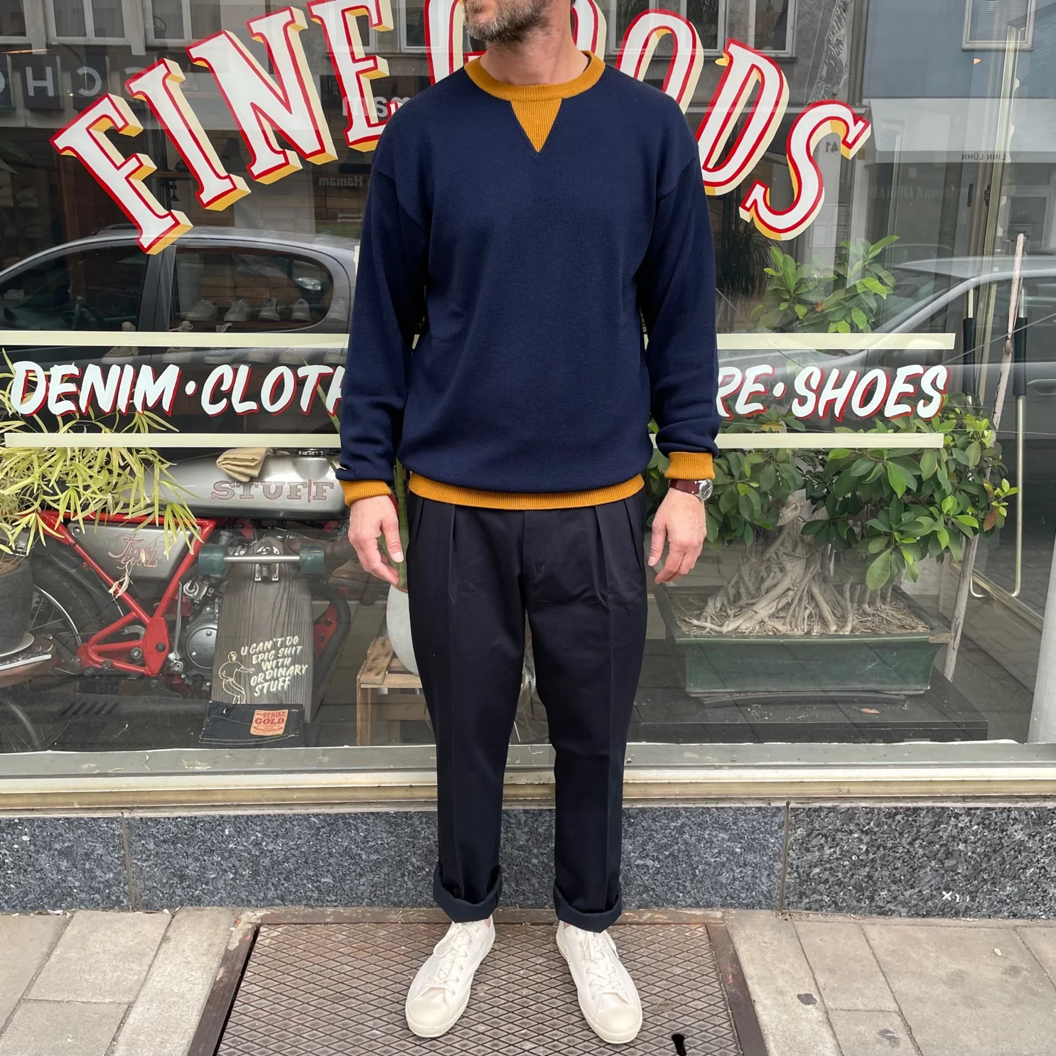 stevenson overall co. | v-gusset wool knitted sweat shirt navy - Image 3