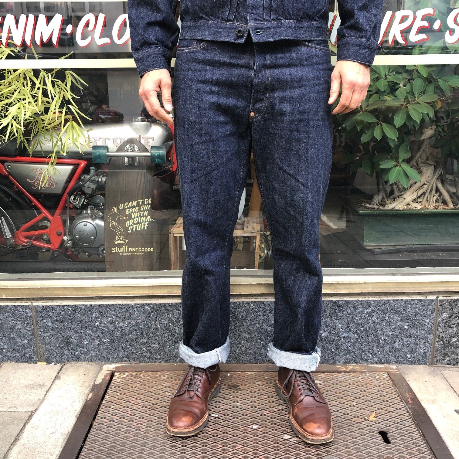 tcb | two cats waist overall natural indigo - Image 8