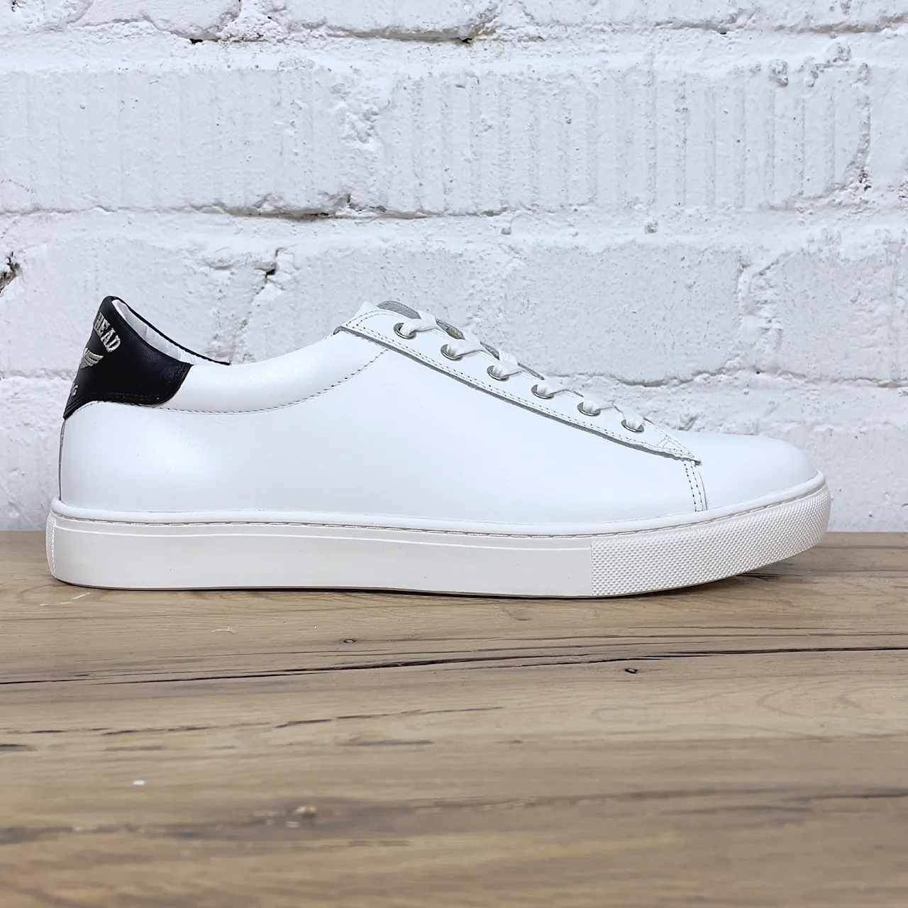 the flat head | fn-fs-001 leather sneaker - white