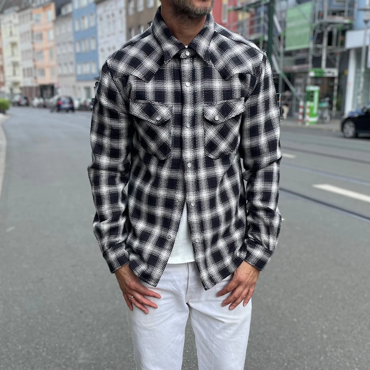 the flat head | fn-snw-005l block check ombre flannel western shirt - ivory - black - Image 2