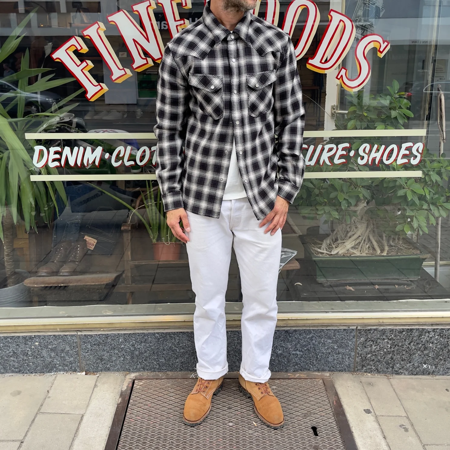 the flat head | fn-snw-005l block check ombre flannel western shirt - ivory - black - Image 3