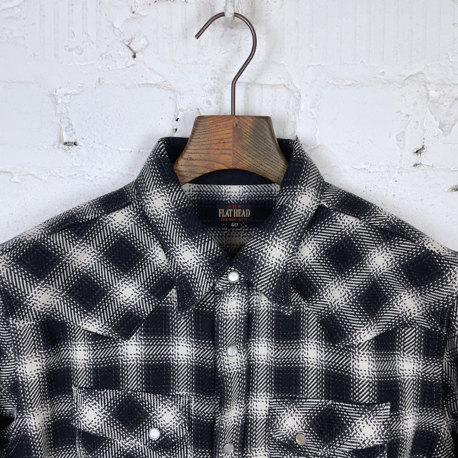 the flat head | fn-snw-005l block check ombre flannel western shirt - ivory - black - Image 4