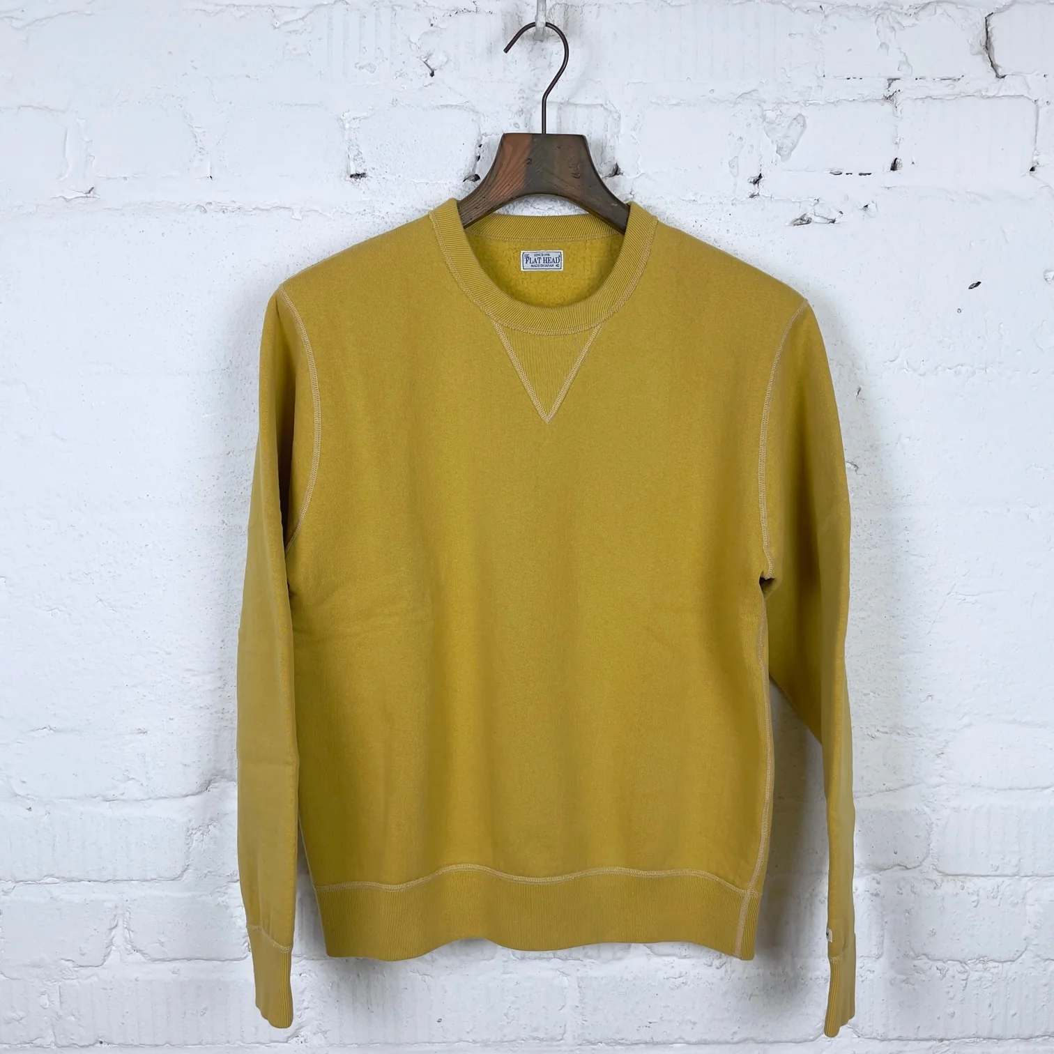the flat head | fn-swc-211 crew neck sweatshirt - mustard