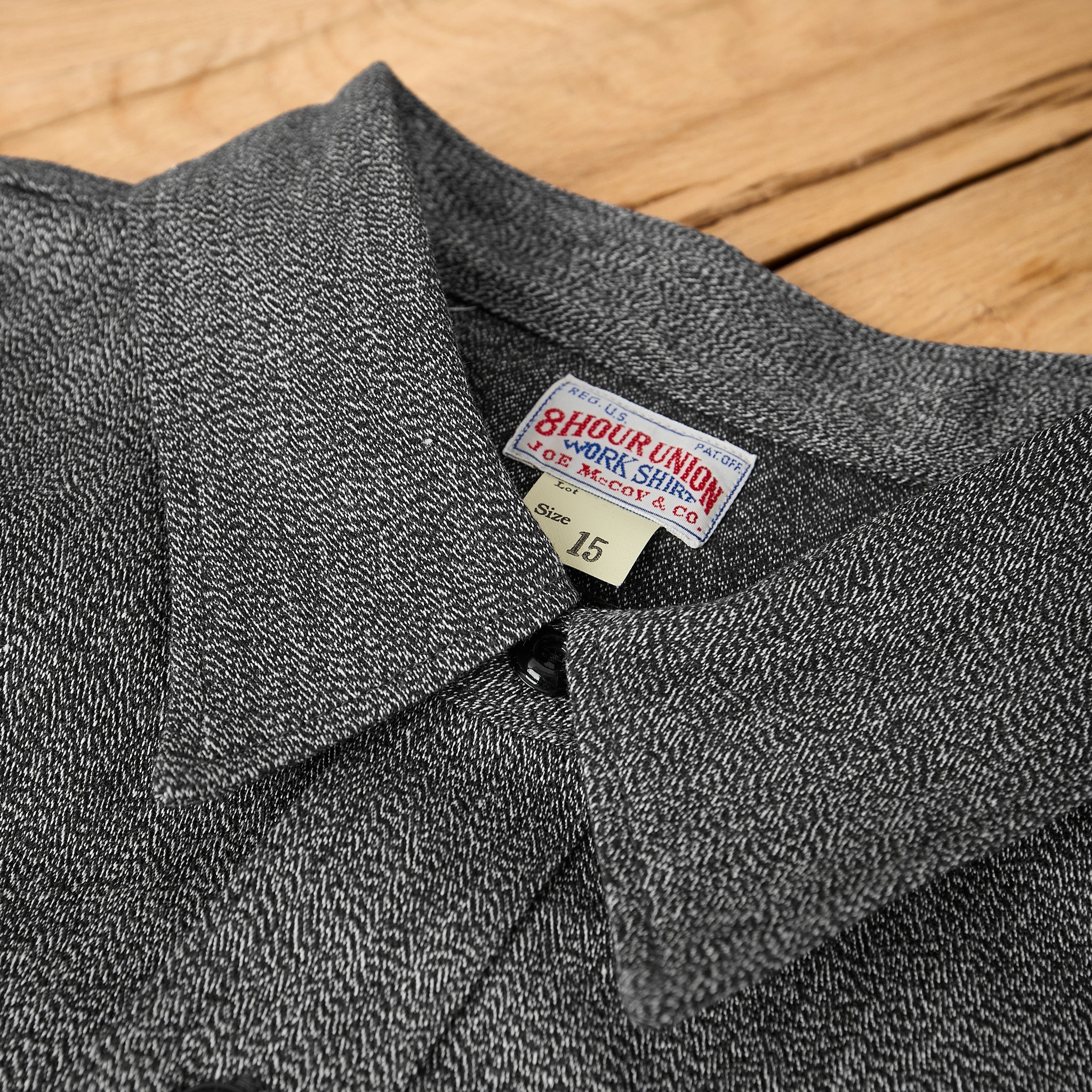 the real mccoy's | 8hu cigarette pocket mock-twist chambray work shirt - Image 3