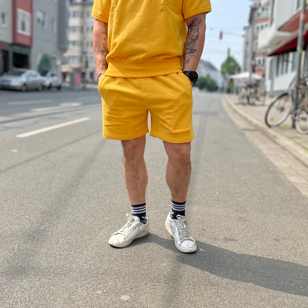 the real mccoy's | 9oz loopwheel sweatshorts yellow - Image 2