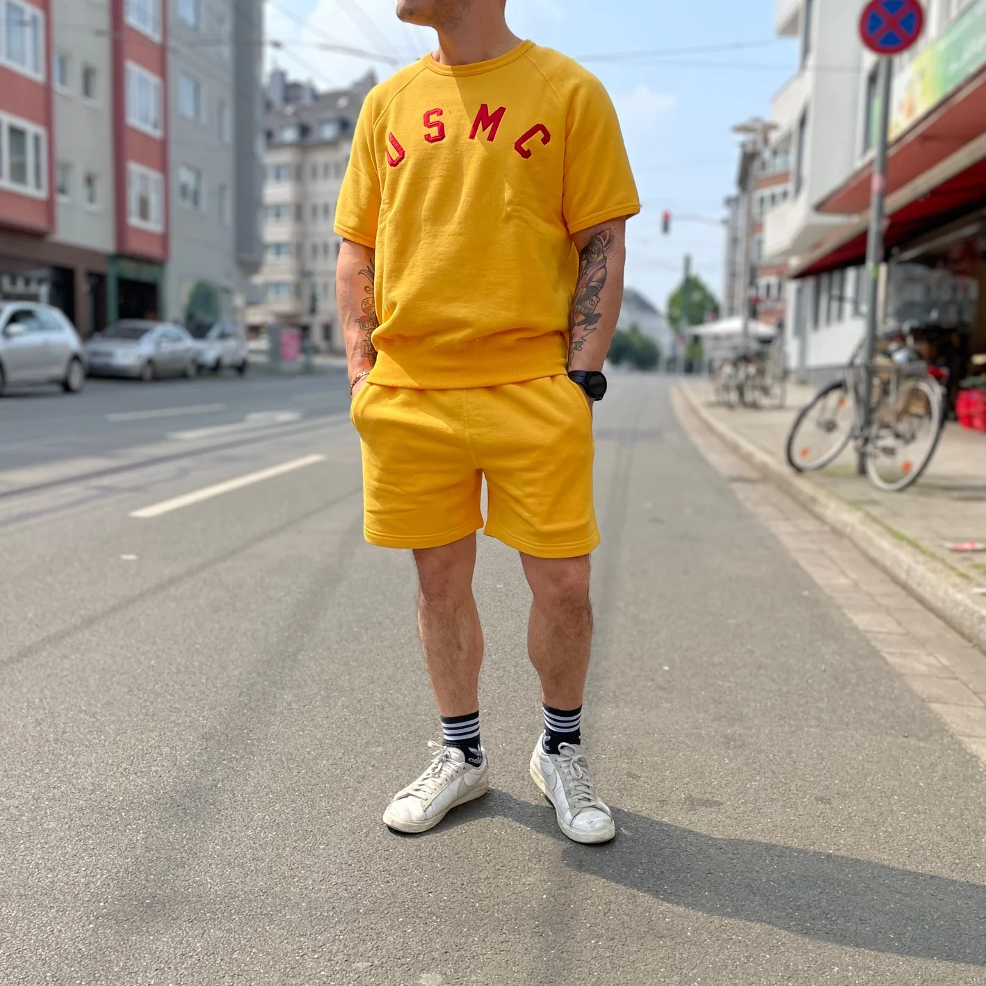 the real mccoy's | 9oz loopwheel sweatshorts yellow - Image 3
