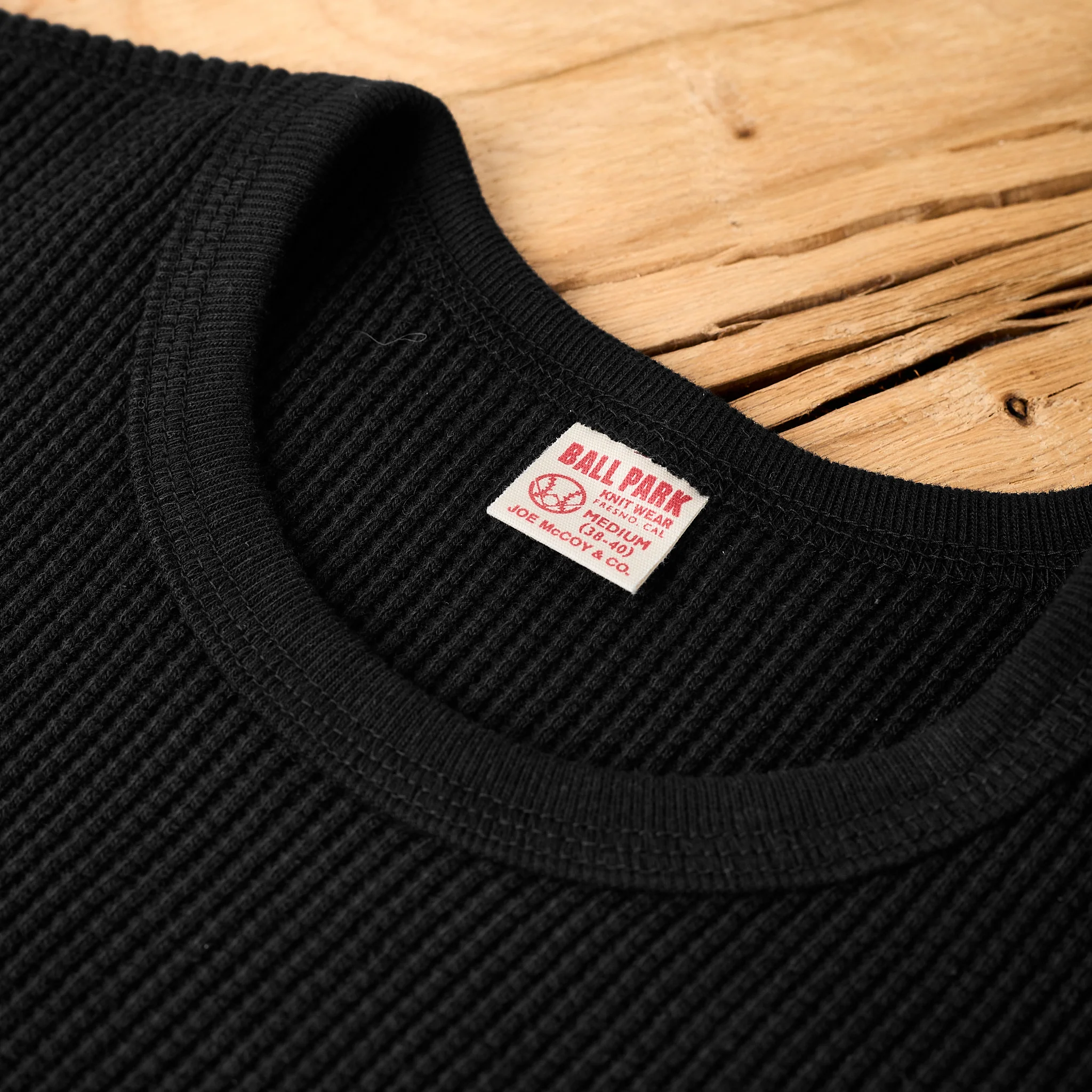 the real mccoy's | ball park waffle thermal shirt - black - Image 3