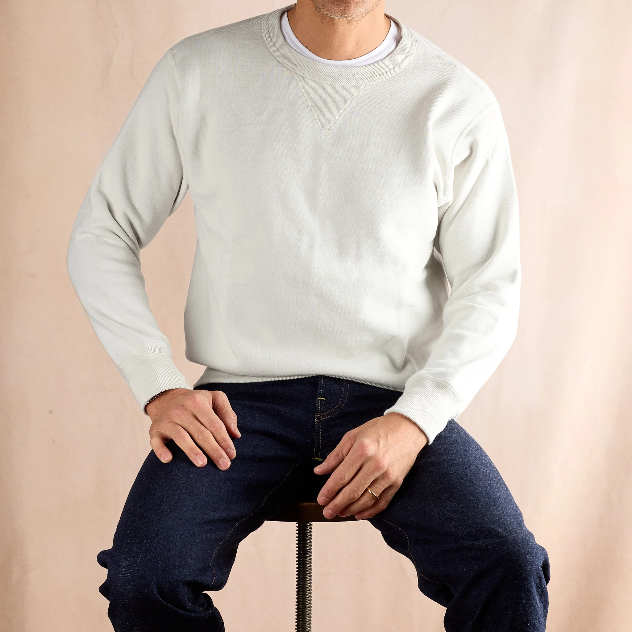 the real mccoy's | loopwheel crewneck sweatshirt - milk - Image 2