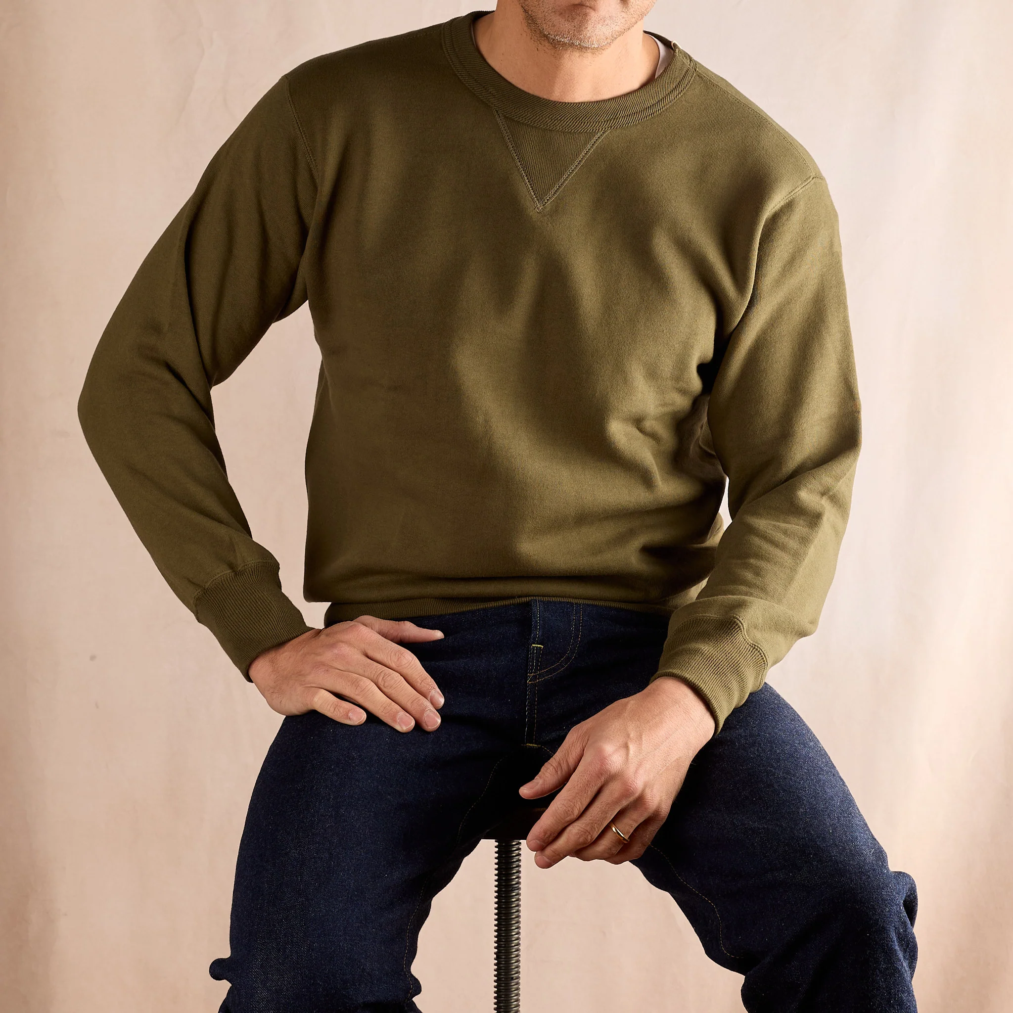 the real mccoy's | loopwheel crewneck sweatshirt - olive - Image 2
