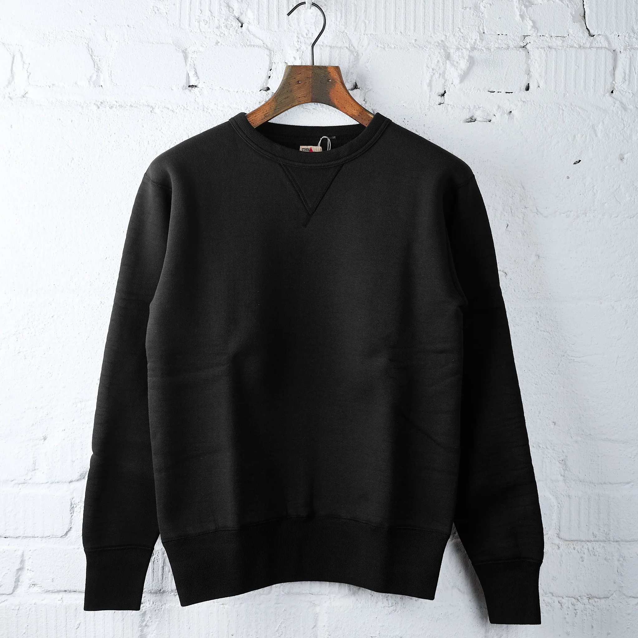 the strike gold | heavy loopwheeled sweatshirt sgc001 - black