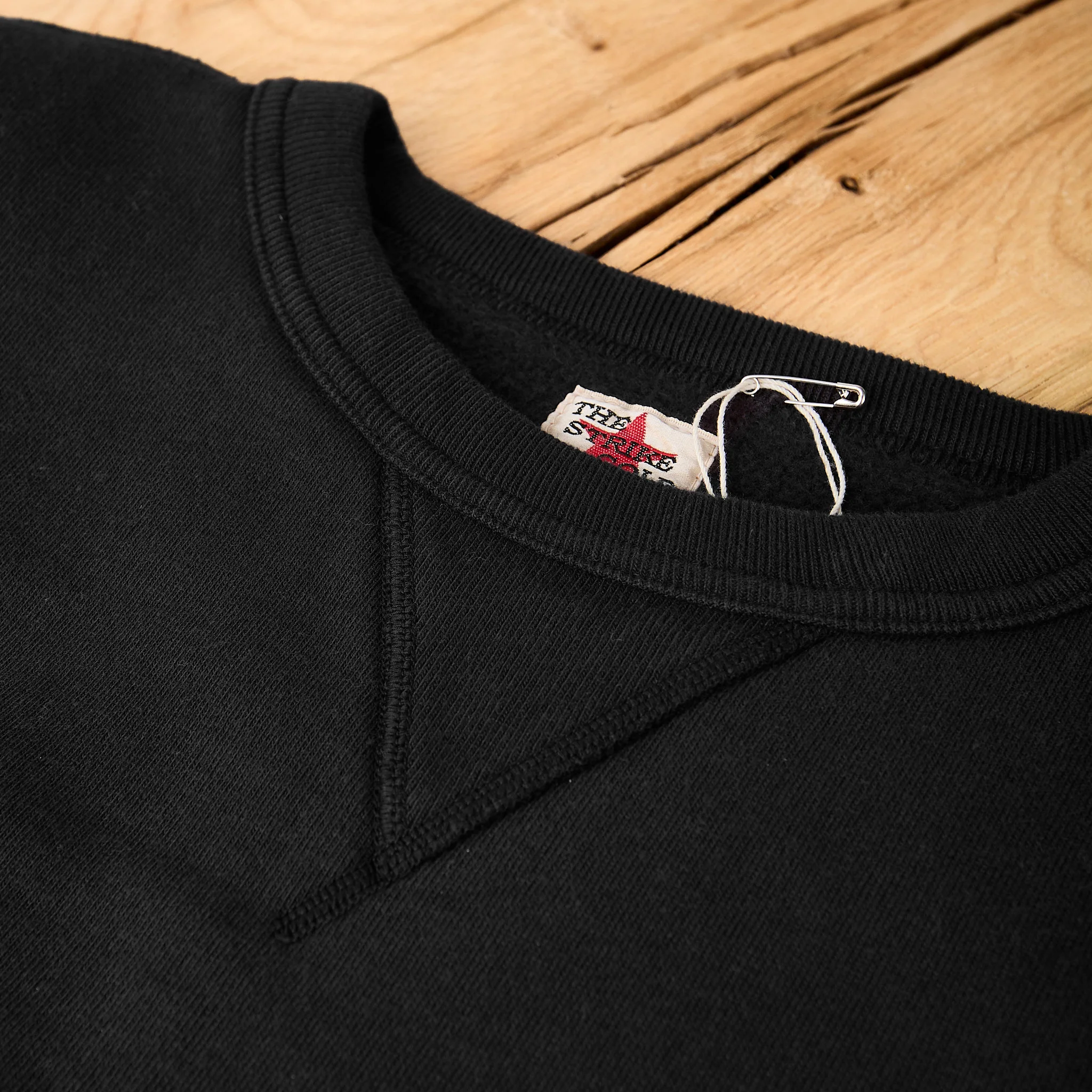 the strike gold | heavy loopwheeled sweatshirt sgc001 - black - Image 3