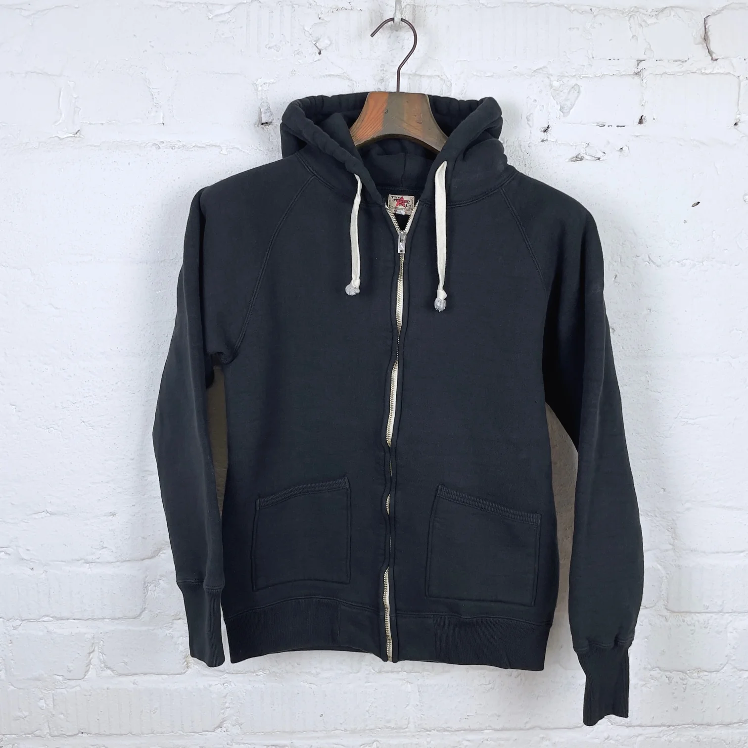 the strike gold | sgc004 heavy loopwheeled zip hoodie black