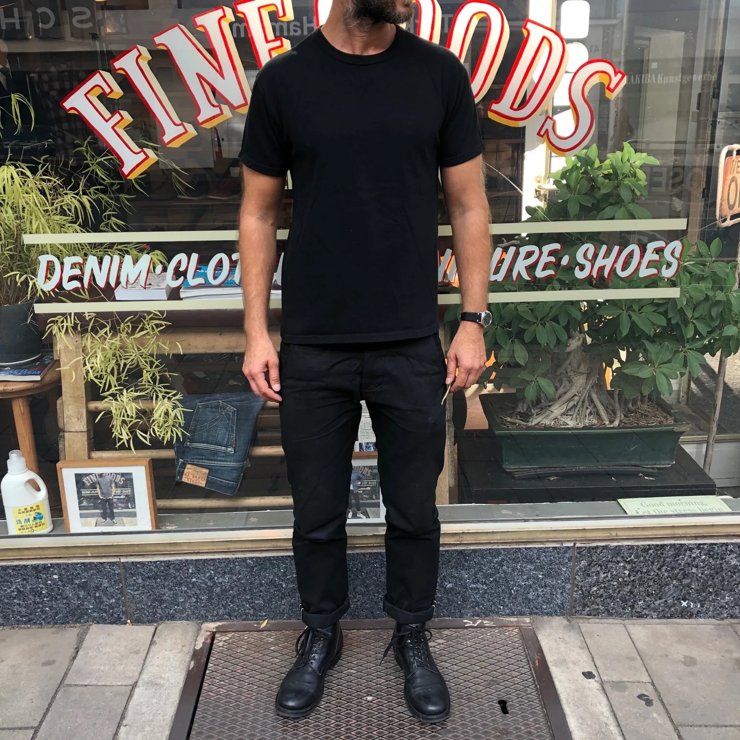 the strike gold | sgt001 loopwheeled t-shirt black - Image 2