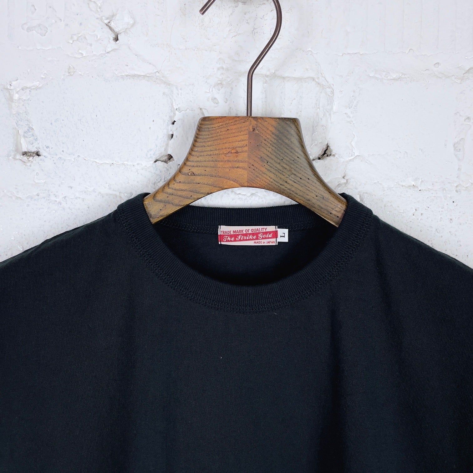 the strike gold | sgt001 loopwheeled t-shirt black - Image 4