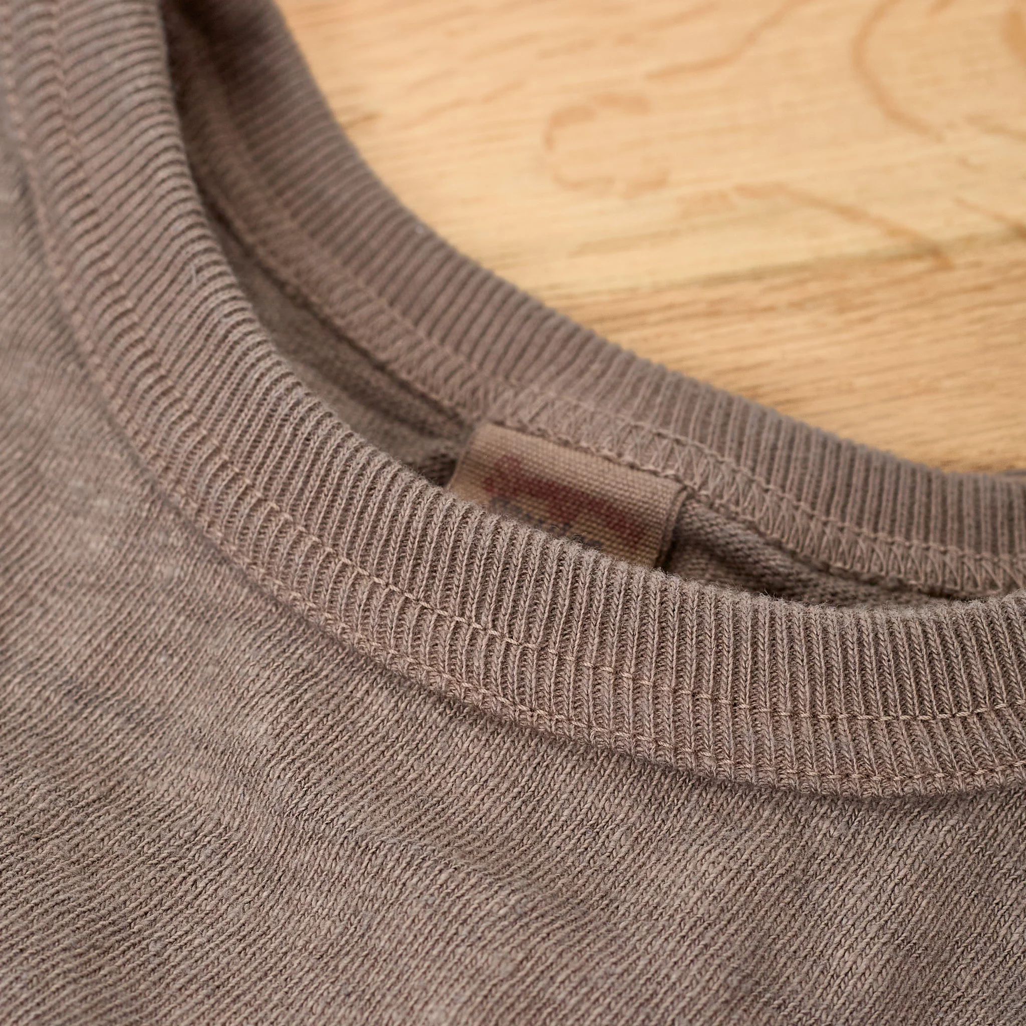 ues | no. 8. slub nep t-shirt - brown - Image 4