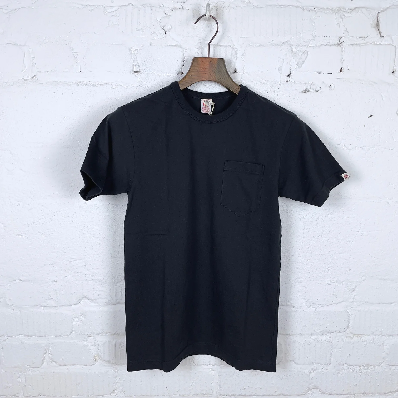 ues | ramayana pocket t-shirt - black