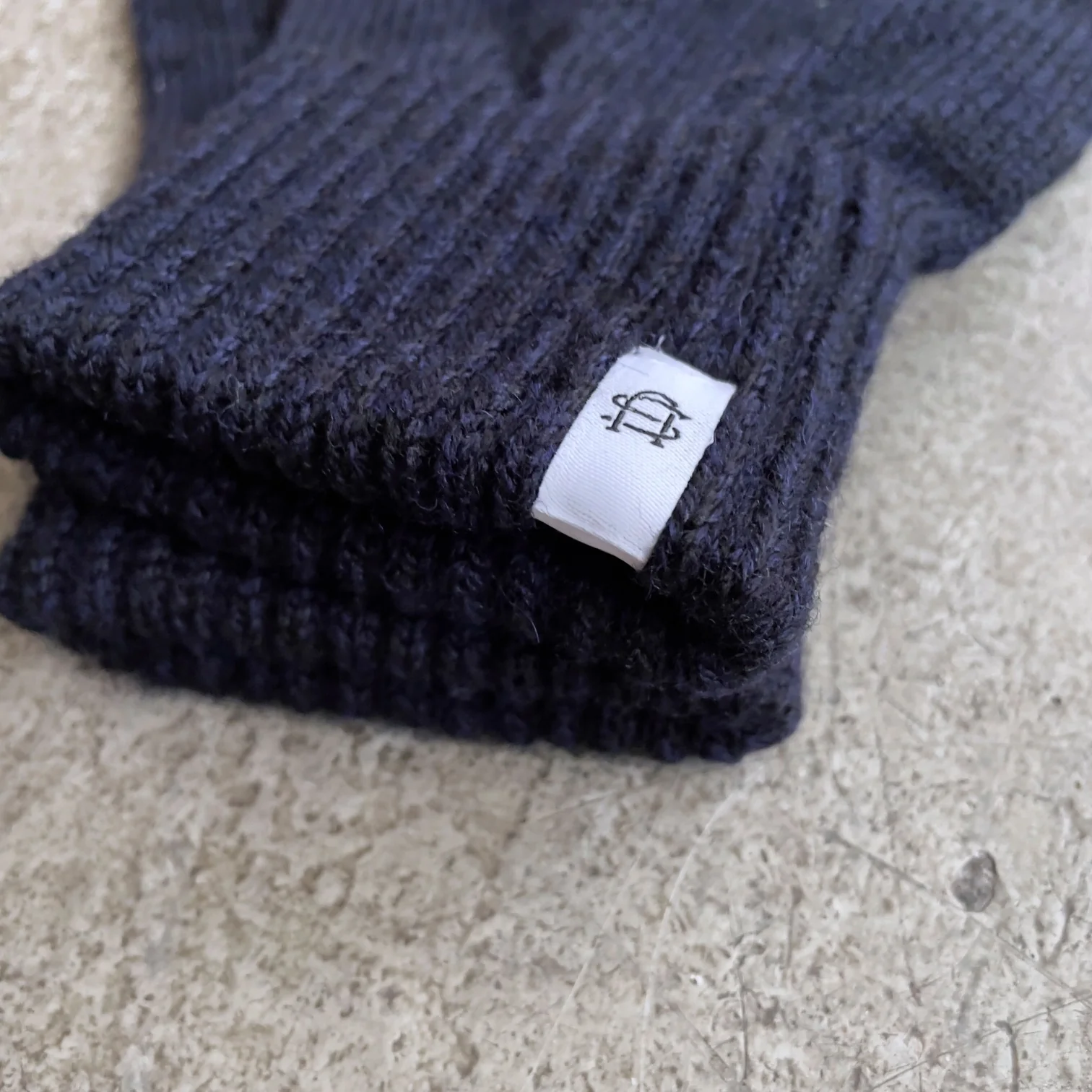 upstate stock | navy melange fingerless ragg wool gloves - Image 2
