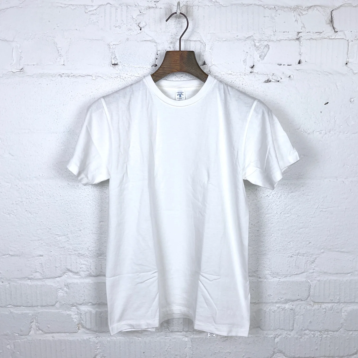 velva sheen | crewneck tee white