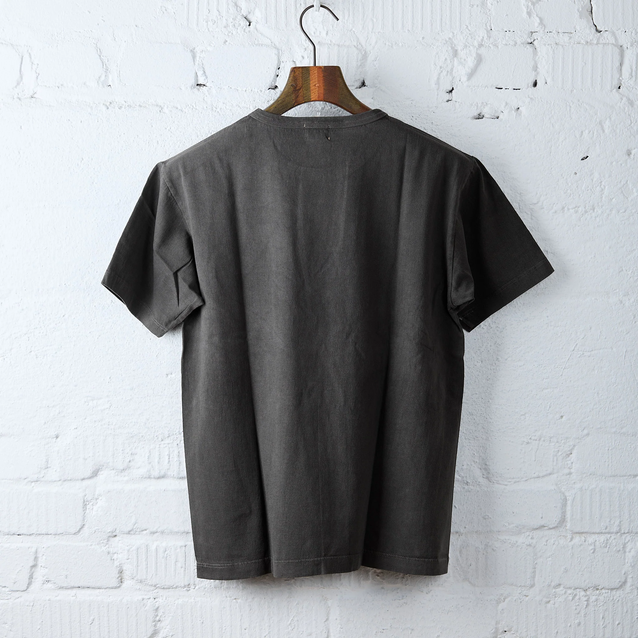 whitesville | pigment-dye pocket t-shirt black - Image 3