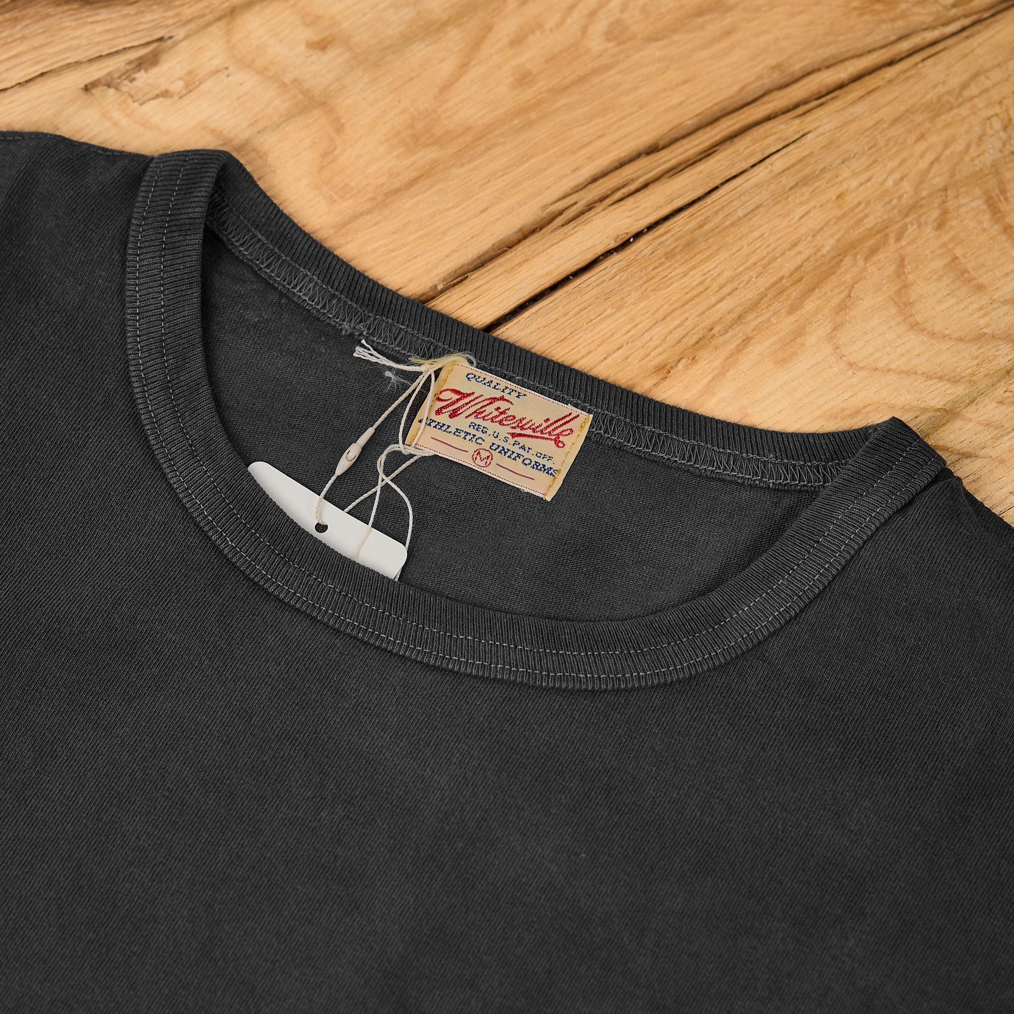 whitesville | pigment-dye pocket t-shirt black - Image 4