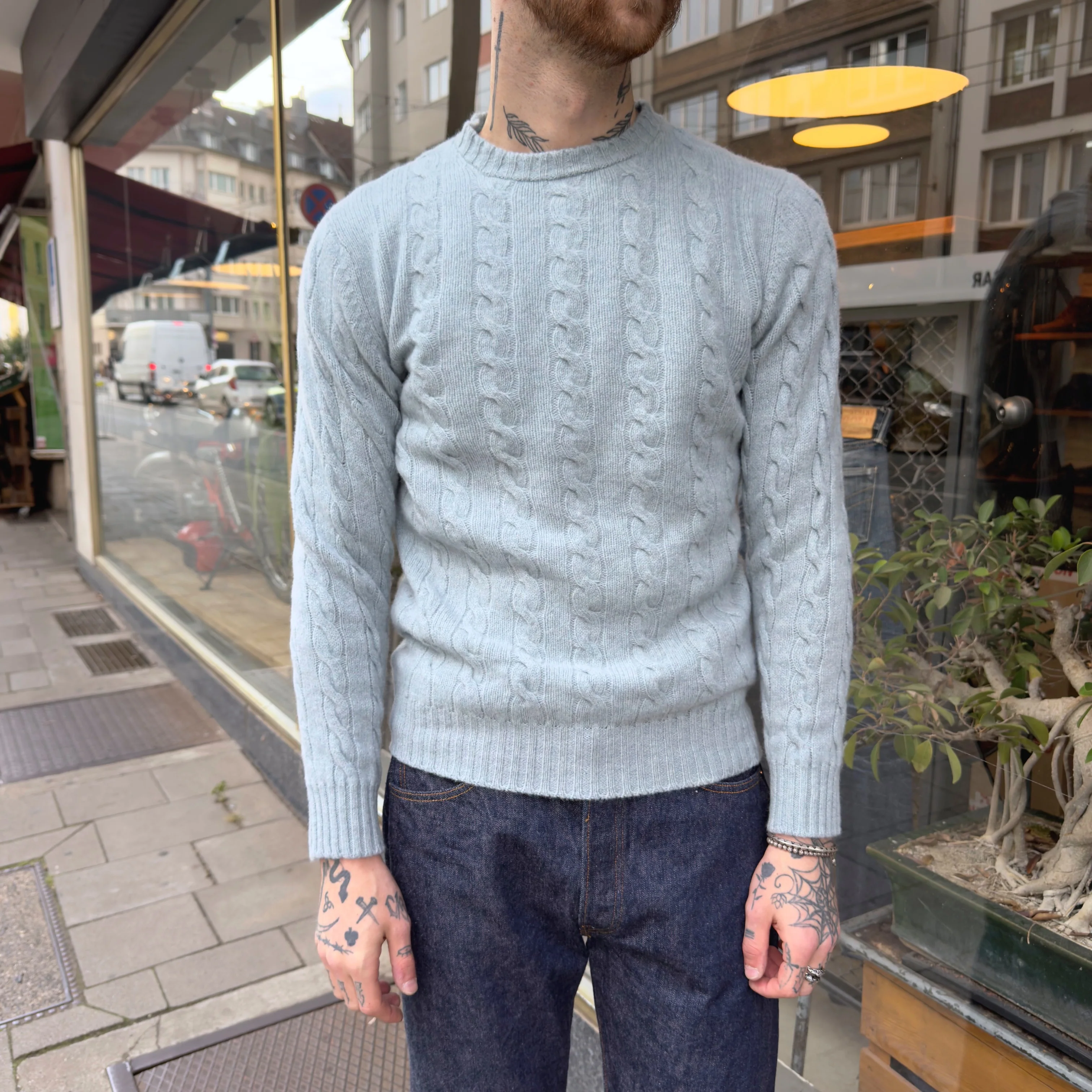 william lockie | gullan super geelong cable knit sweater - haar - Image 2