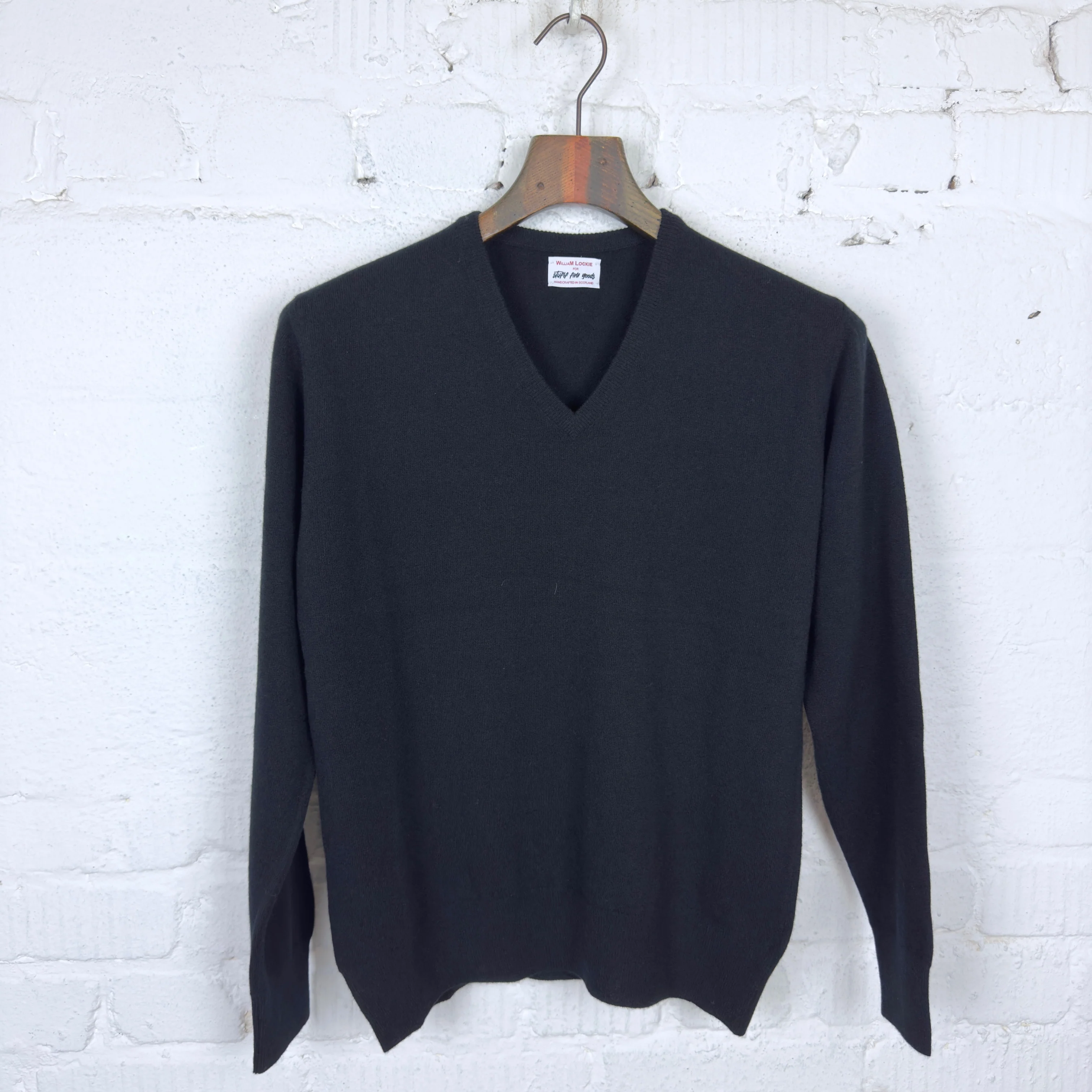william lockie x stuf|f | super geelong v-neck sweater - black