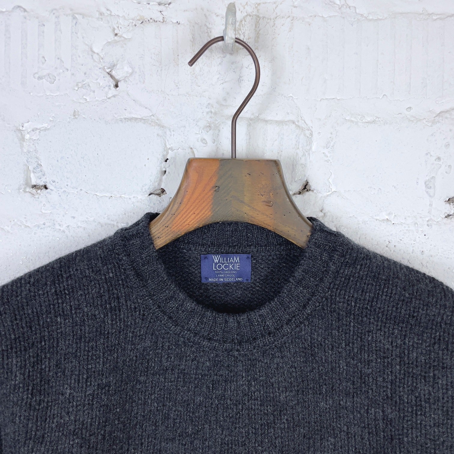 william lockie x stuf|f | lonny 4-ply crew neck sweater - charcoal - Image 2