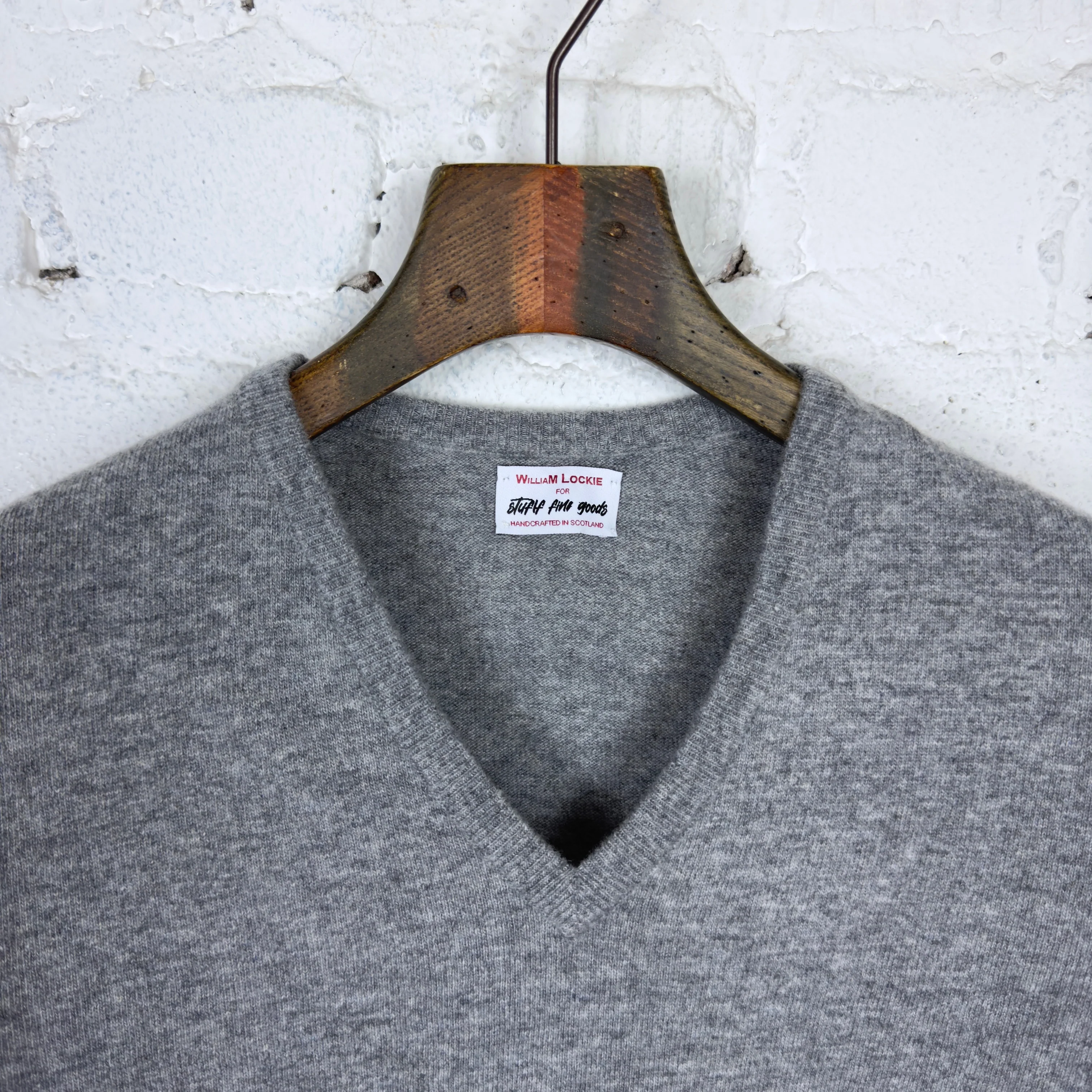 william lockie x stuf|f | super geelong v-neck sweater - grey flannel - Image 3