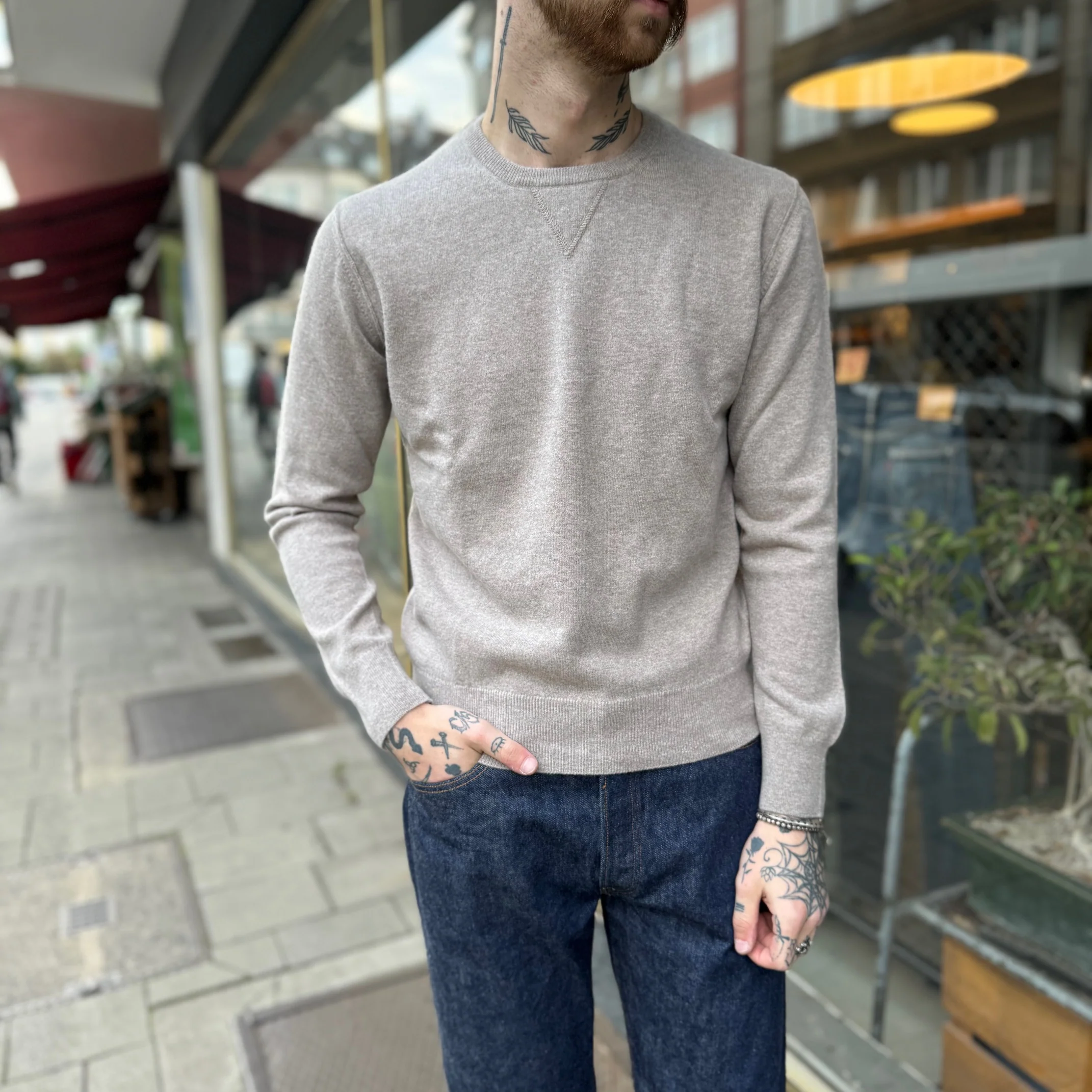 william lockie x stuf|f | vintage gordon v-inset crew neck sweater - mushroom - Image 2