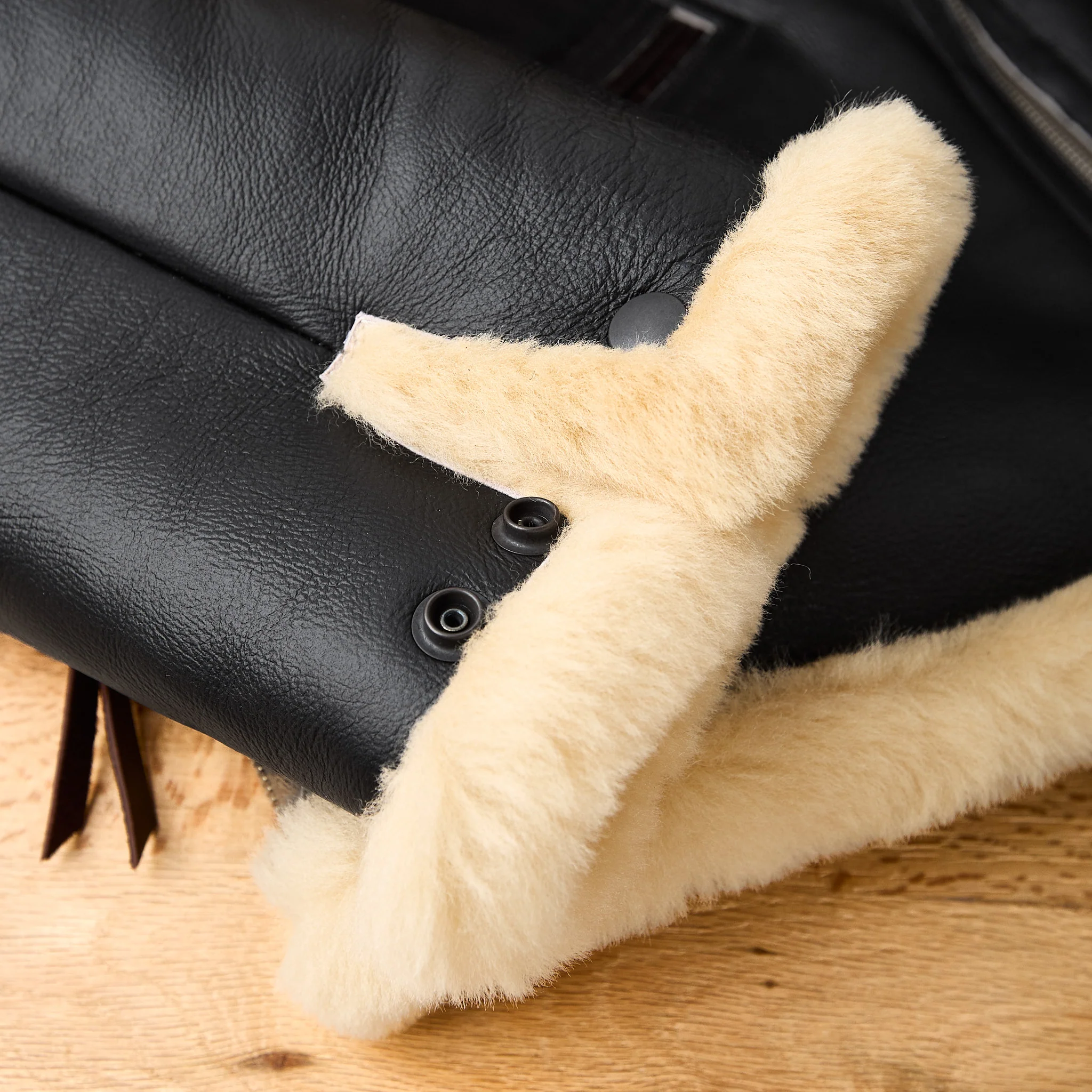 y'2 leather | colomer mouton type b-6 - black - Image 7